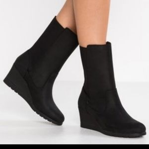 UGG Coraline Waterproof Leather Wedge Boot